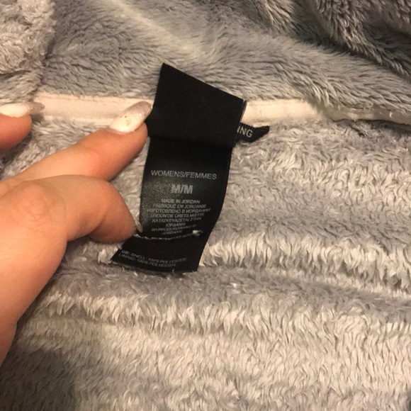 Grey fuzzy NorthFace Jacket - Picture 3 of 5